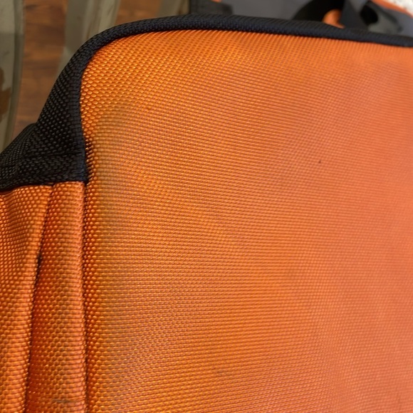 Wenger SwissGear messenger bag orange adjustable comfort strap laptop sleeve - Picture 12 of 12